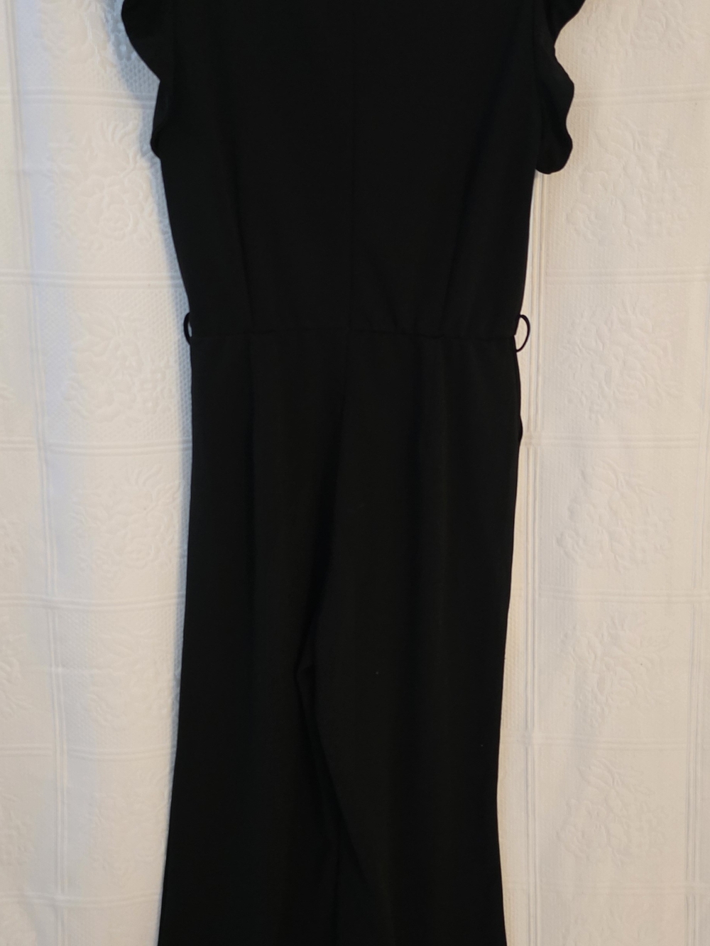 Elegant Black Wide-Leg Jumpsuit with Two Side Pockets - Picture 6 of 9